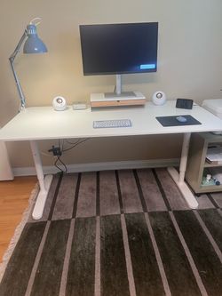 Immaculate IKEA desk. Like NEW