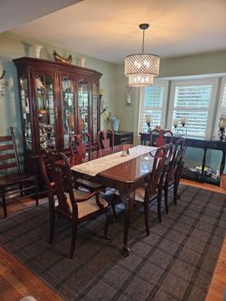 Thomasville Dining Set (Table, 8 Chairs, Display Cabinet)