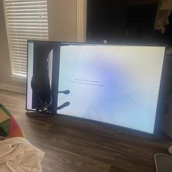 Samsung 65” Curved 4K Smart TV – Screen Cracked