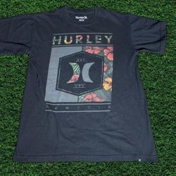 Hurley black t-shirt with a bold front graphic design #Hurley #GraphicTee