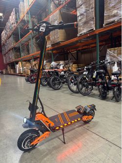 Dual-motor electric scooter