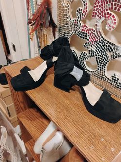 Women's dress shoes