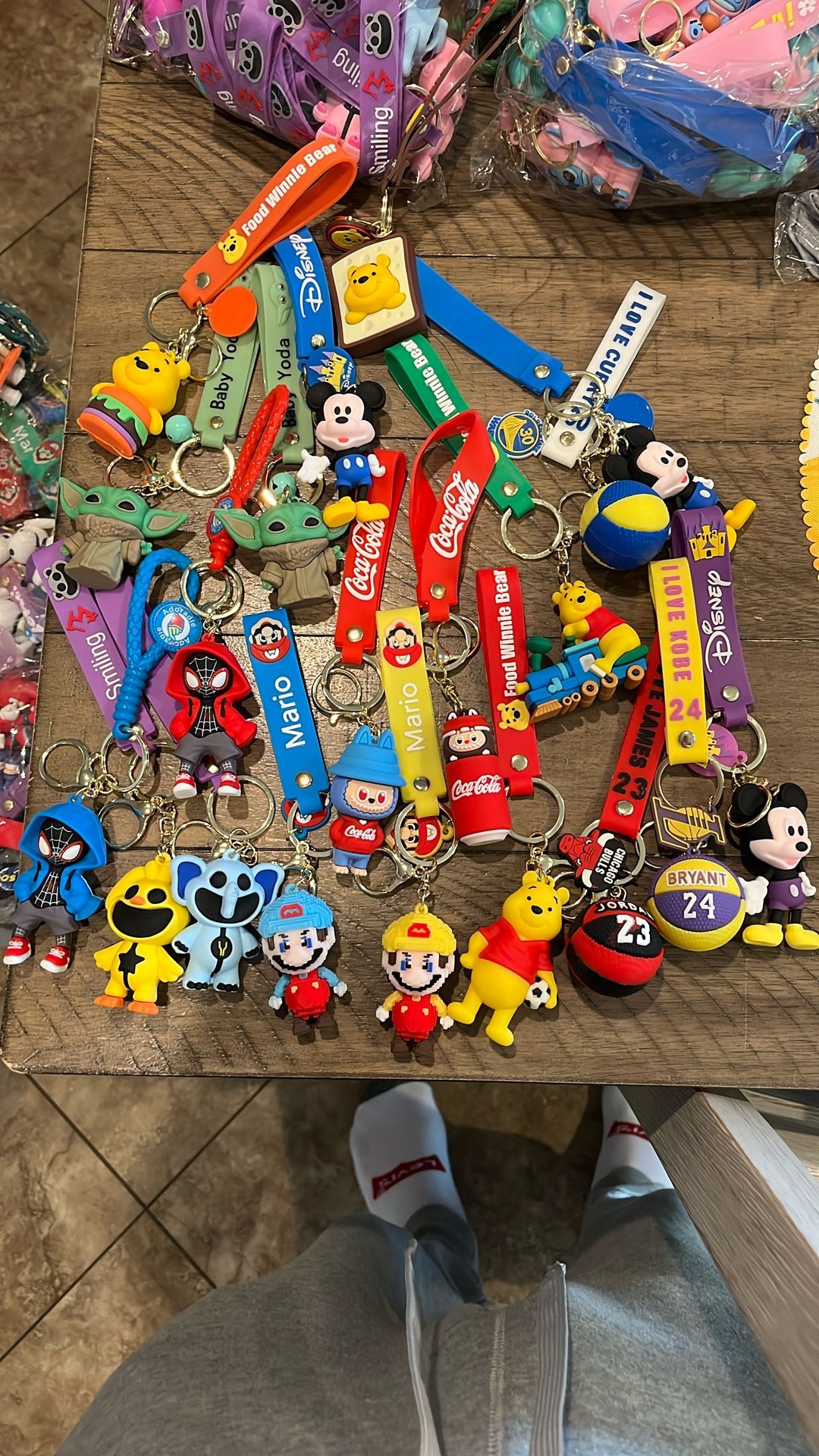Keychains!!! Labubu Mickey Spider Man Mario Pooh Starbucks Star Wars Many More!!! 