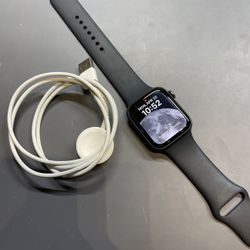 Apple Watch SE - 44mm (2020 Model)