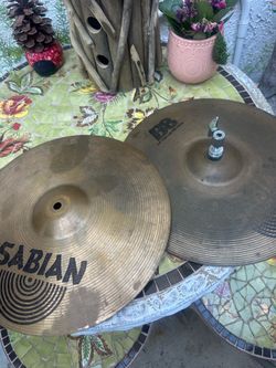Sabian B8 14 in  high hat cymbals