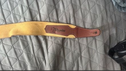 Takamine TKS217 Tan Suede guitar strap