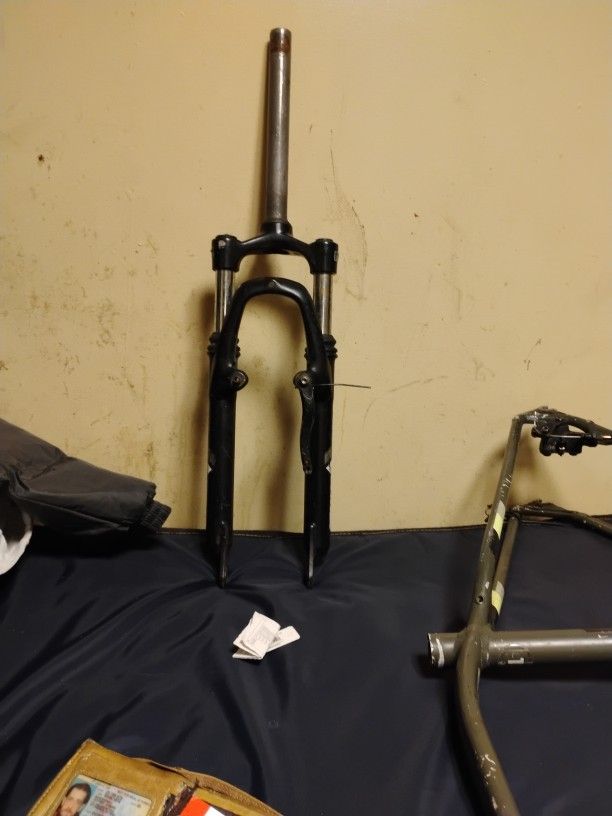 Suntour Airshock Forks