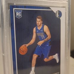 2018 PANINI HOOPS LUKA DONCIC ( ROOKIE CARD ) #268 PSA 9