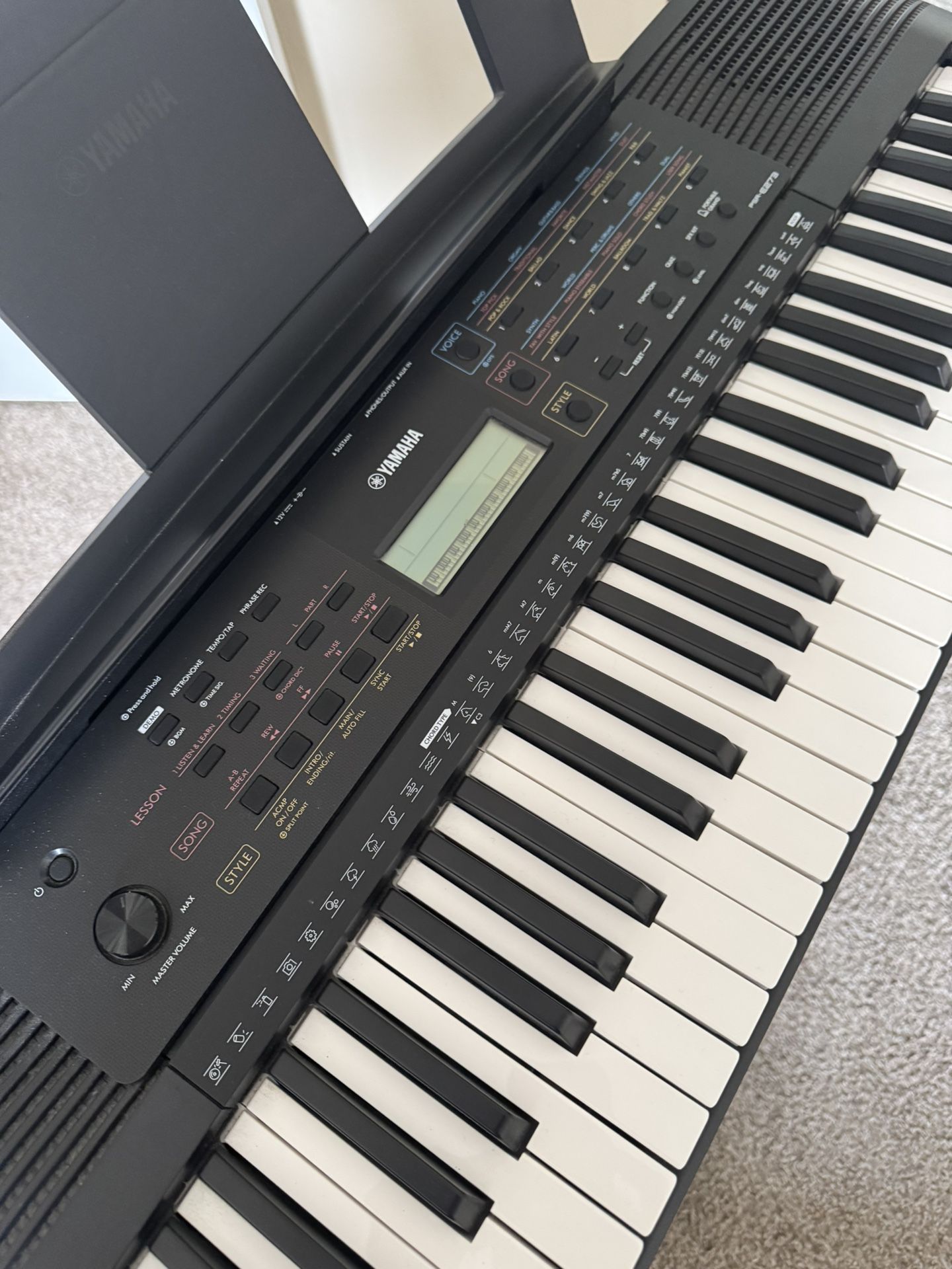 Yamaha Keyboard Piano PSR-E273