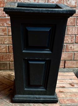 Black Wyndham Outdoor Planter