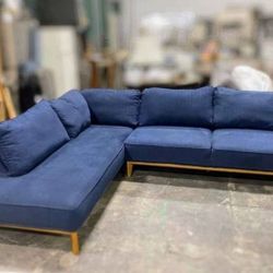Free Delivery Today! Like New Sectional Couch Sofa From Macy's Joelle Collection ! Beautiful And Clean