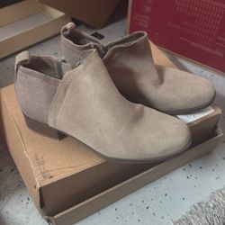 Women’s Toms bootie Size 9
