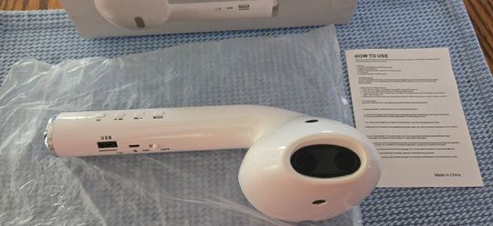 Giant Air Pod wireless speaker