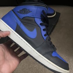 Air Jordan 1 Mid Hyper Royal Size 12