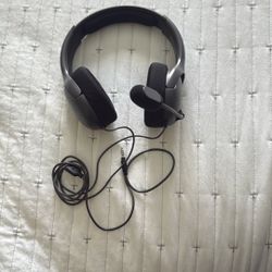The PDP Gaming LVL40 Wired Stereo Headset