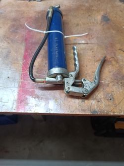 GREASE GUN