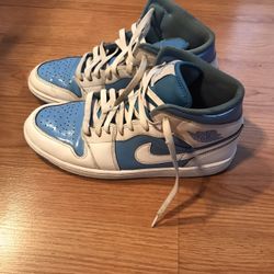 Air Jordan 1 Mid “Legend Blue” Size 10