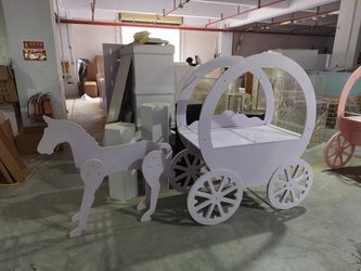 Horse Riding Elegant Candy And Cake Cart