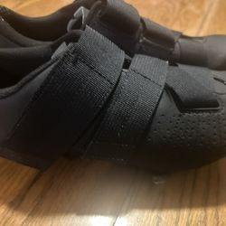 fizik shoes with clips and box