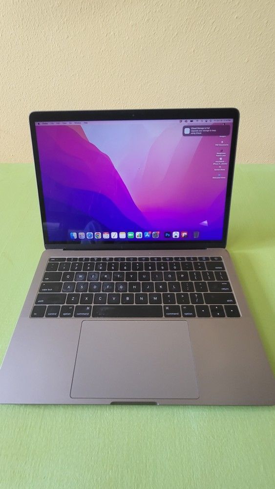 Apple Macbook Pro 13 Inch 3 Thunderbolts 3 Ports