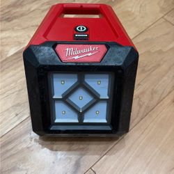 Milwaukee M12 Compact Flood Light 2364-20