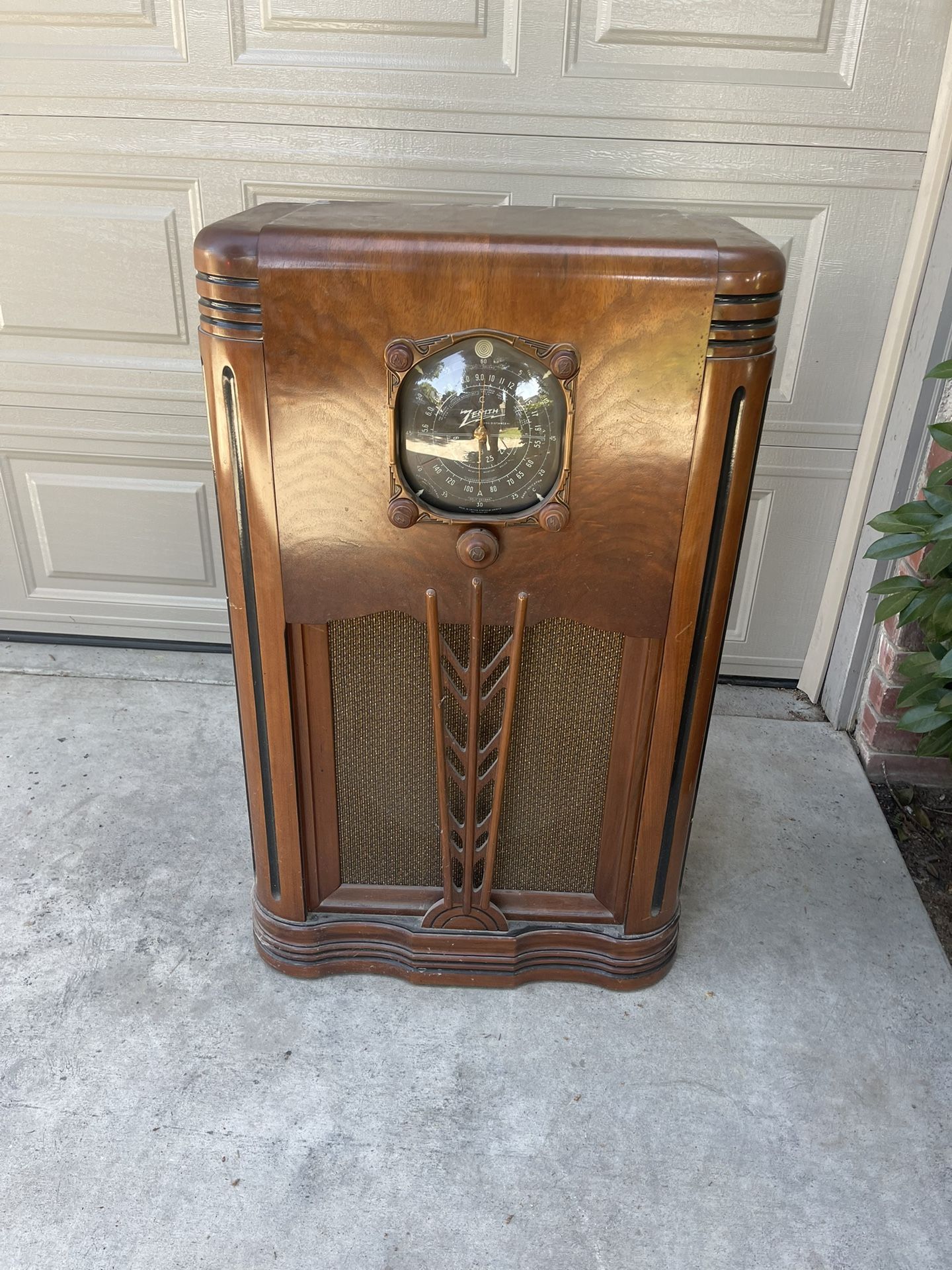 1937 Zenith Radio
