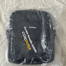 SUPREME SHOULDER BAG 