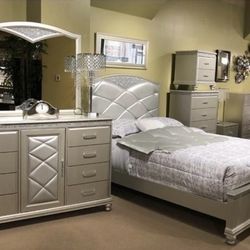 4PC Queen Bedroom Set