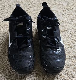 Nike cleats girl softball or soccer