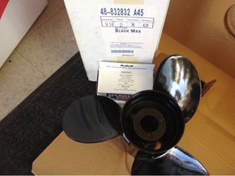Mercury, #48-832832 A45, 14-1/4x21p 3B RH Alum, Black Max Propeller Includes Mercury Flo-Torq II hub kit 835257K 1 with this propeller