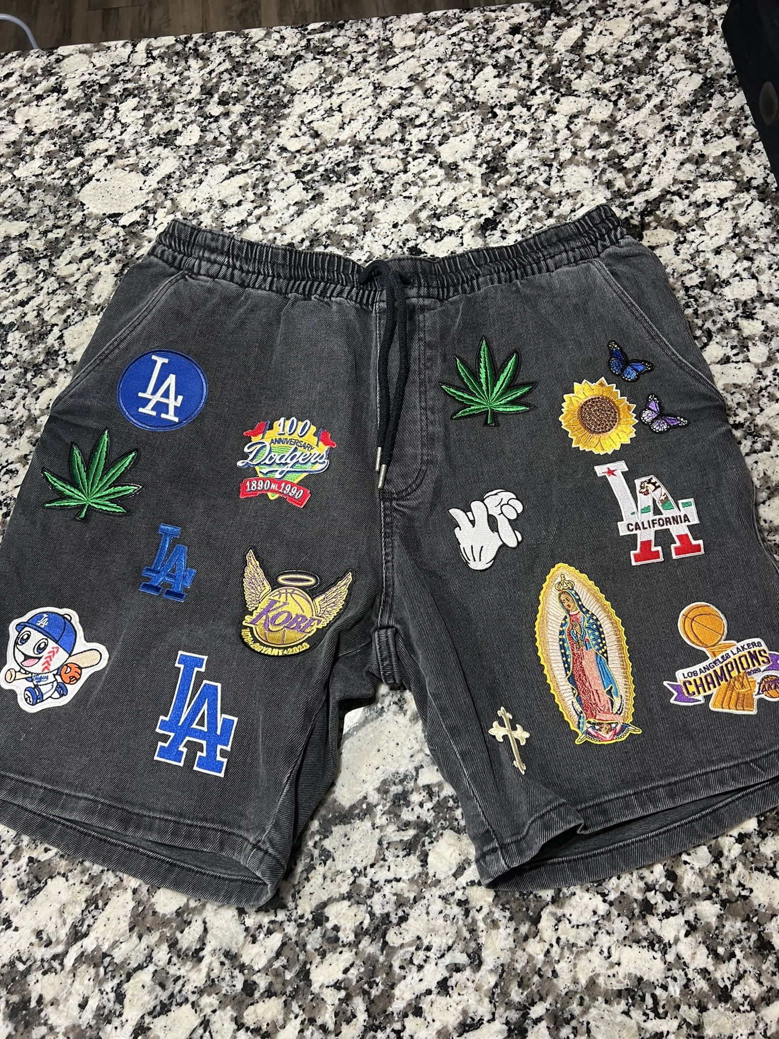 Size Large Slim Fit LA Patch Shorts