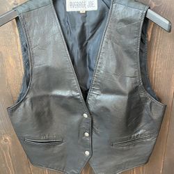 Very Nice ‘LEATHER VEST’ - Like New! 