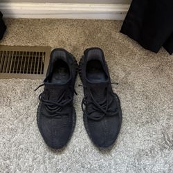 Yeezy 350 V2 (Black)