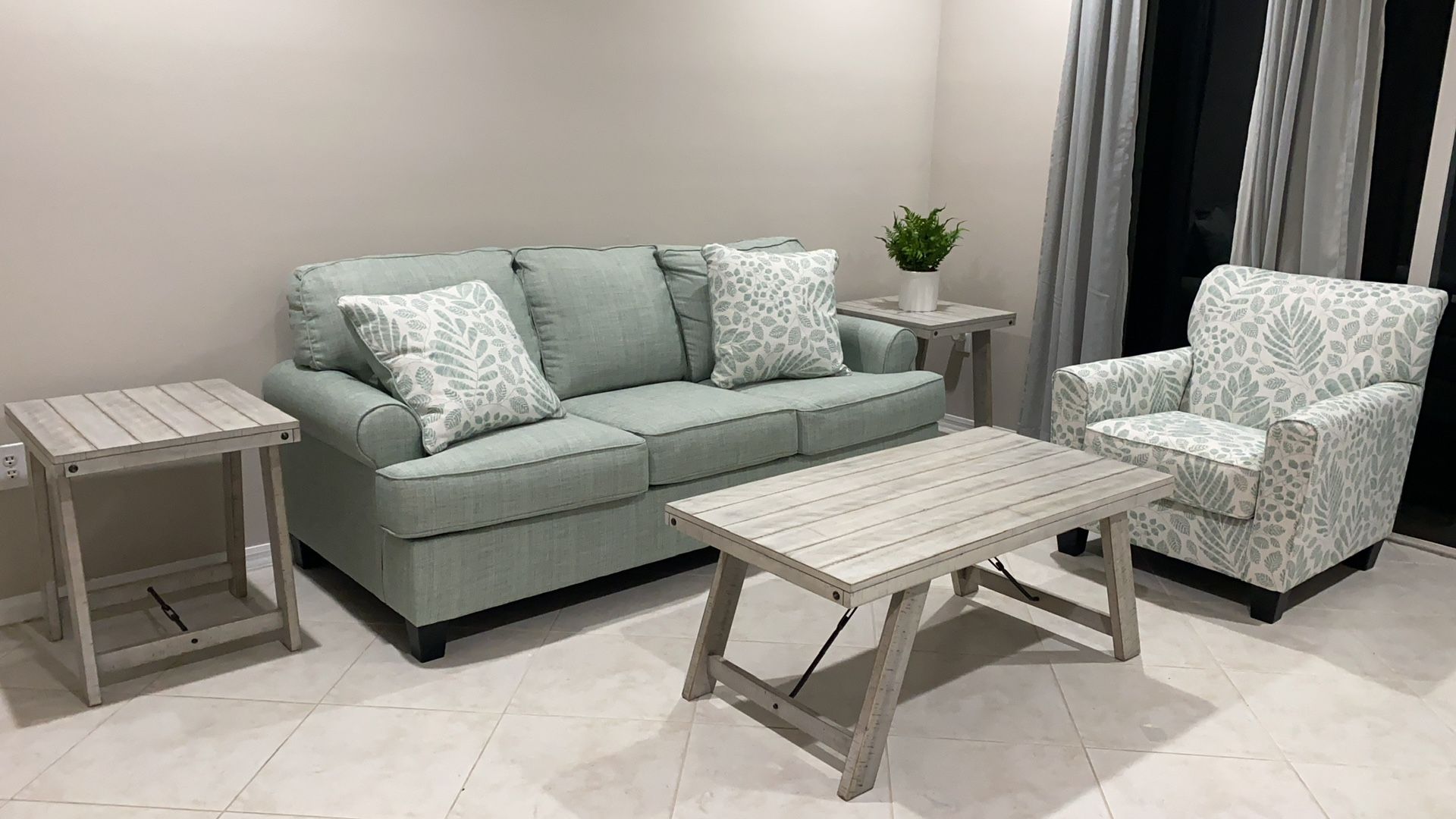 Juego de Sala Ashley Furniture (Like New)