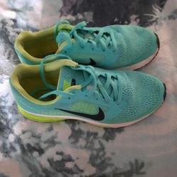 Size 7.5 Nike RUNNING Shoes