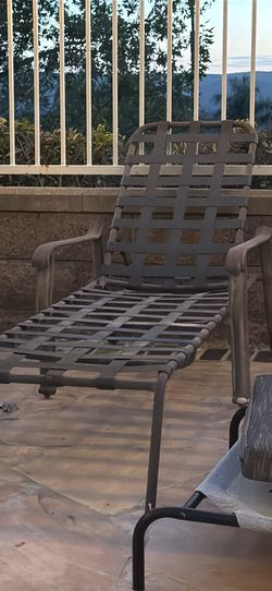Outdoor lounge chair
