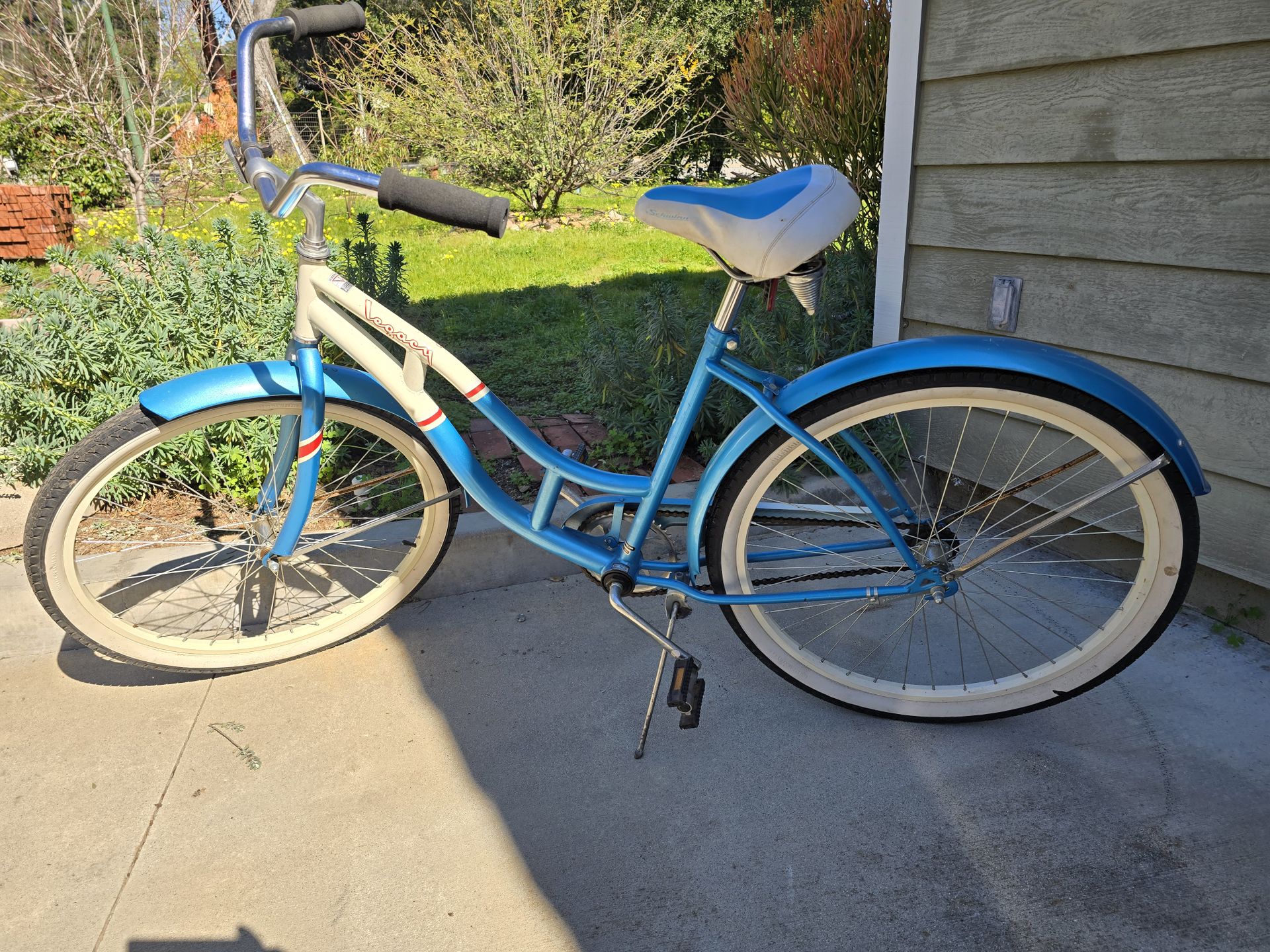 Schwinn Legacy cruiser bike