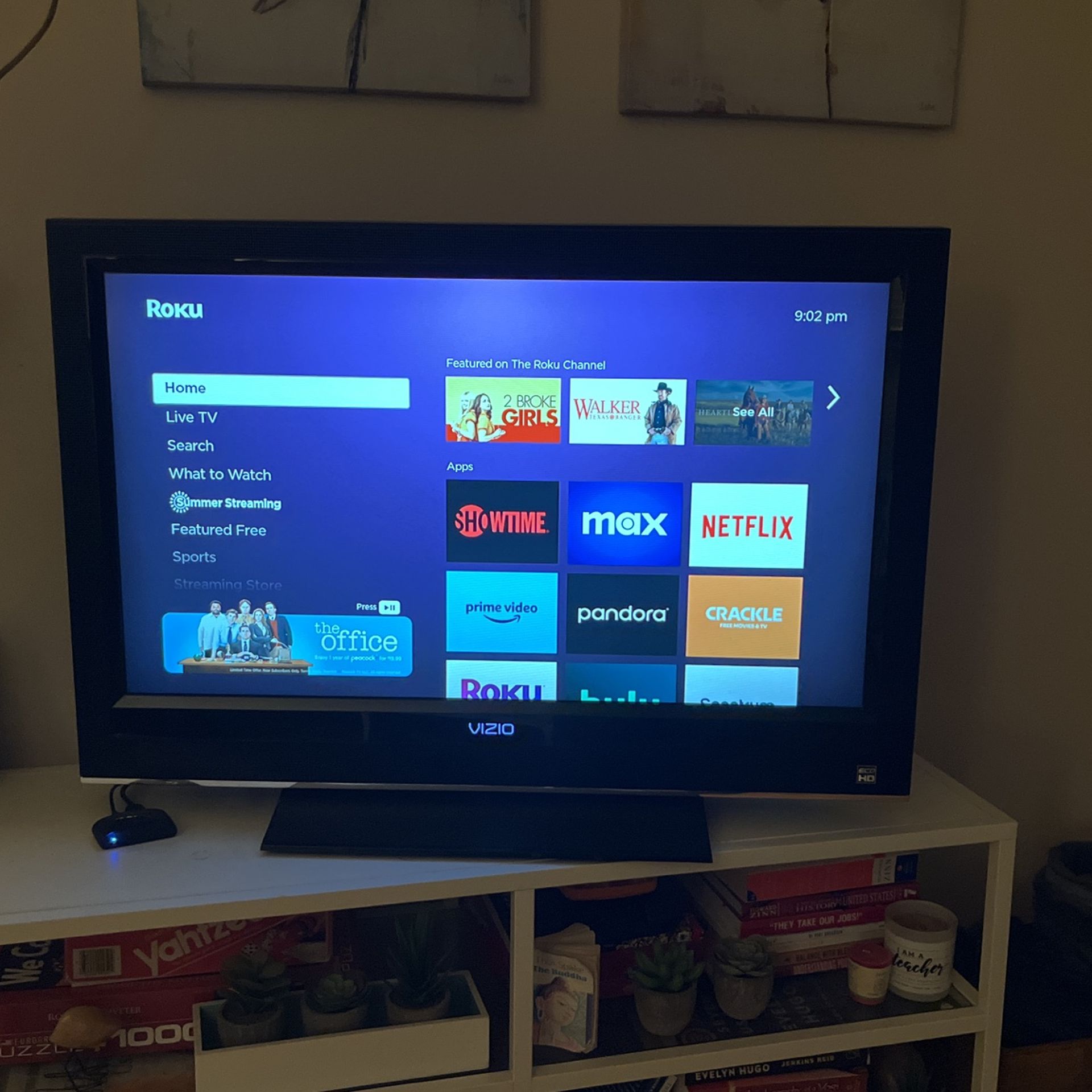 ECO HD LED Vizio Tv 31.5”W X 21”H