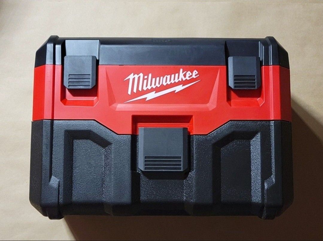 Milwaukee M18 Shop Vacuum