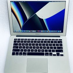 Apple MacBook Air 13” 2015 A1466 4GB 121GB Flash Core i5 1.6GHz