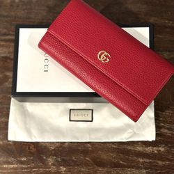 Gucci Long Wallet 456116 CAOOG 1000 GG
Marmont Continental Calf Cowhide 999234