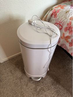 UV diaper pail