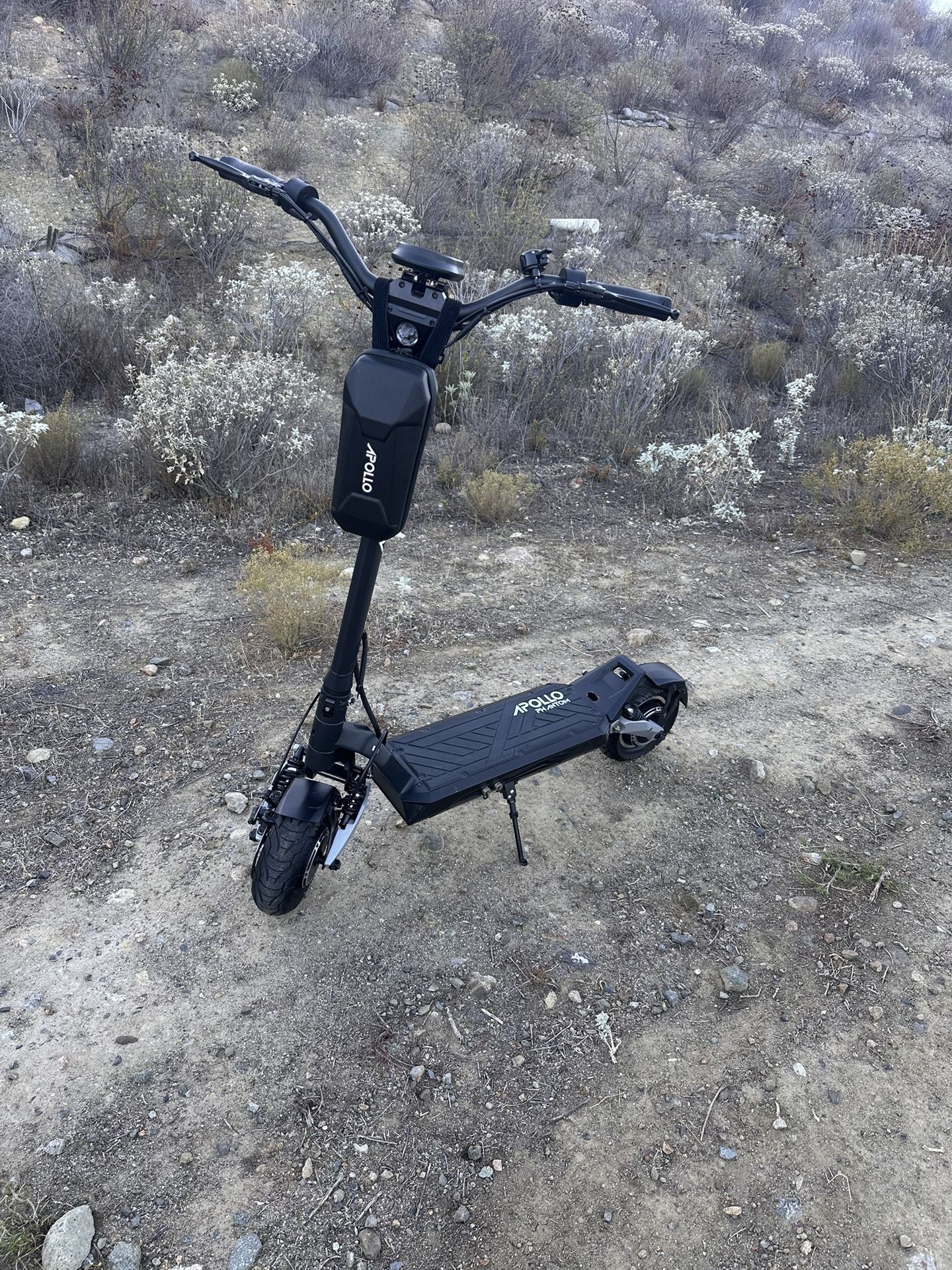 Apollo Phantom V2 Electric Scooter