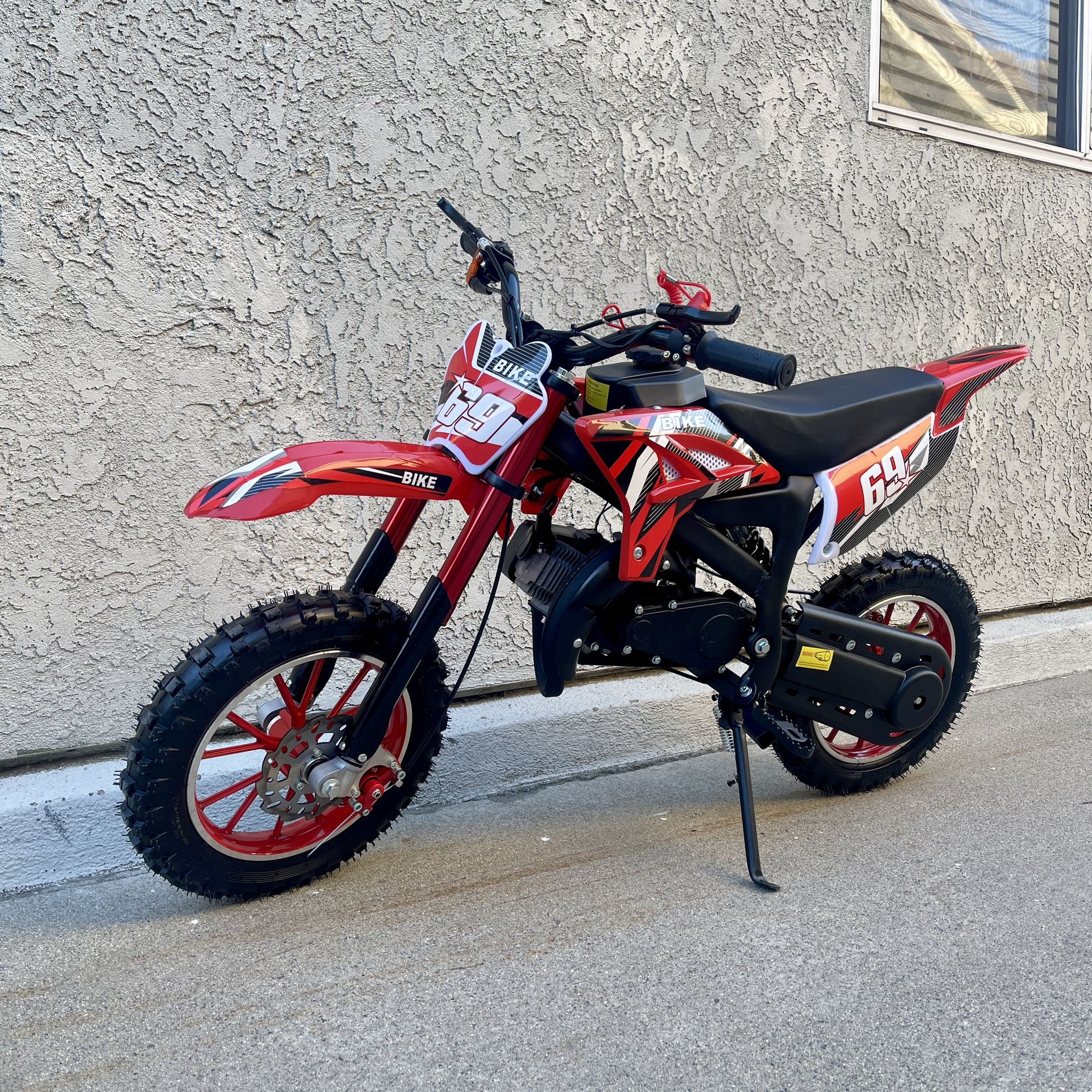 49cc 2-Stroke Kids Dirt Bike, Off Road Racing Max Speed 20mph, mix weight 135lb