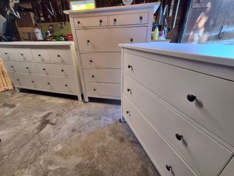 1 chest and 2 dressers for sale
