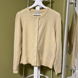 NWT size M butter yellow Calvin Klein ck women 7% Wool cardigan knit 