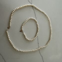 Pearl Necklace And Bracelet 