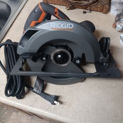 ridgid electric corded circular saw 7-1/4 and its 15 amps brand new 
