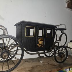 Antique  Model  Royal  Horse Carriage Early 1900 Wooden Metal 