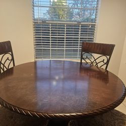 Dining Table with 4 chairs 
